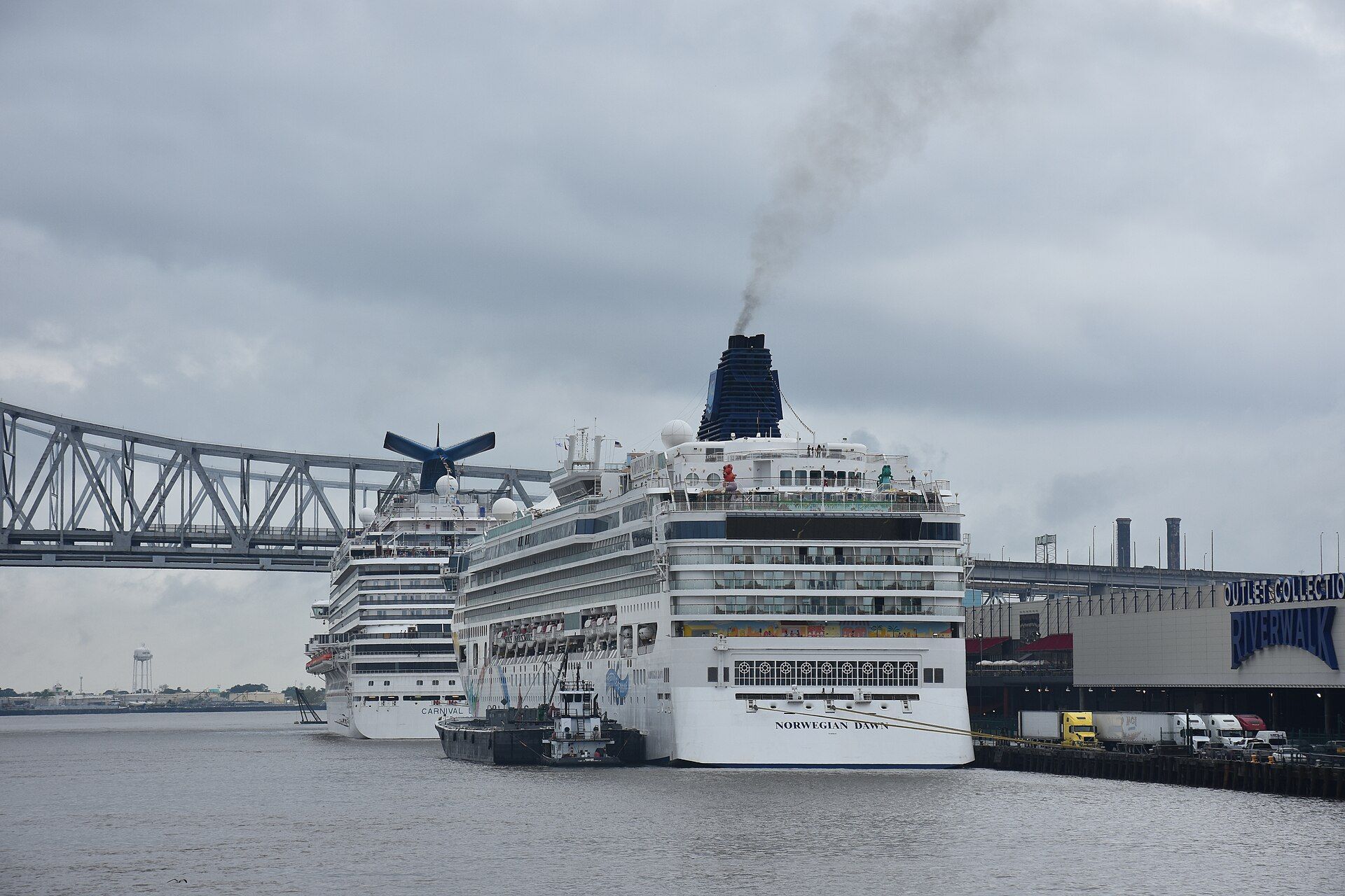 Cruise ships docked on the Mississippi River in New Orleans